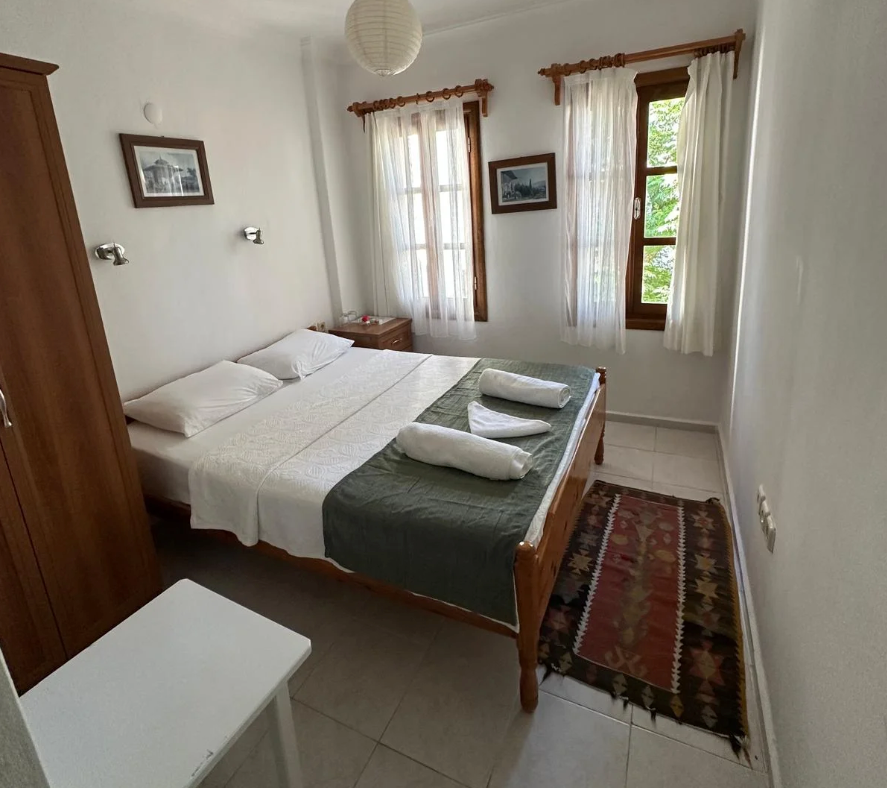 Room 09